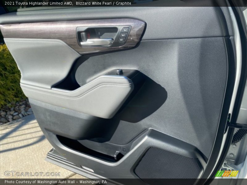 Blizzard White Pearl / Graphite 2021 Toyota Highlander Limited AWD