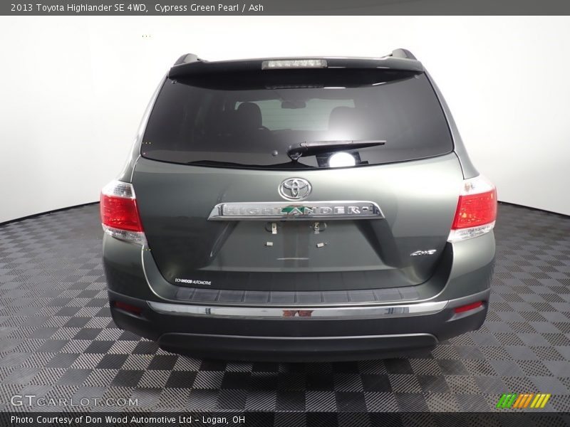 Cypress Green Pearl / Ash 2013 Toyota Highlander SE 4WD
