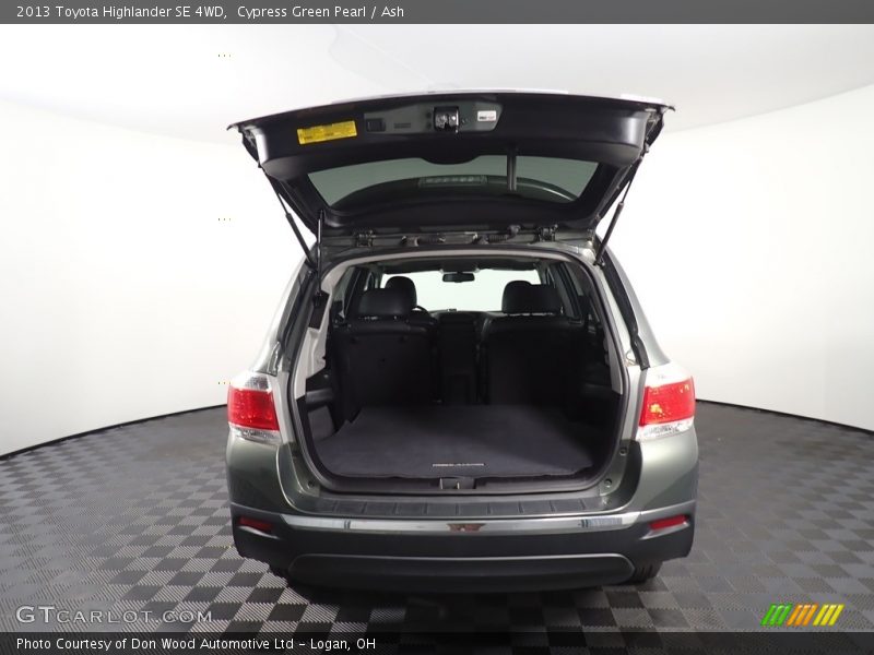 Cypress Green Pearl / Ash 2013 Toyota Highlander SE 4WD