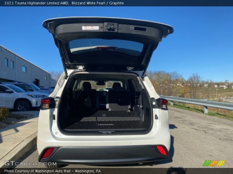 Blizzard White Pearl / Graphite 2021 Toyota Highlander Limited AWD