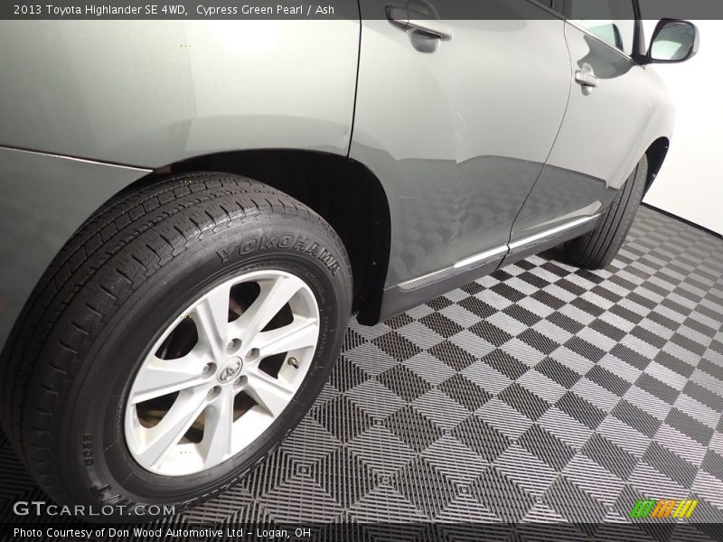Cypress Green Pearl / Ash 2013 Toyota Highlander SE 4WD