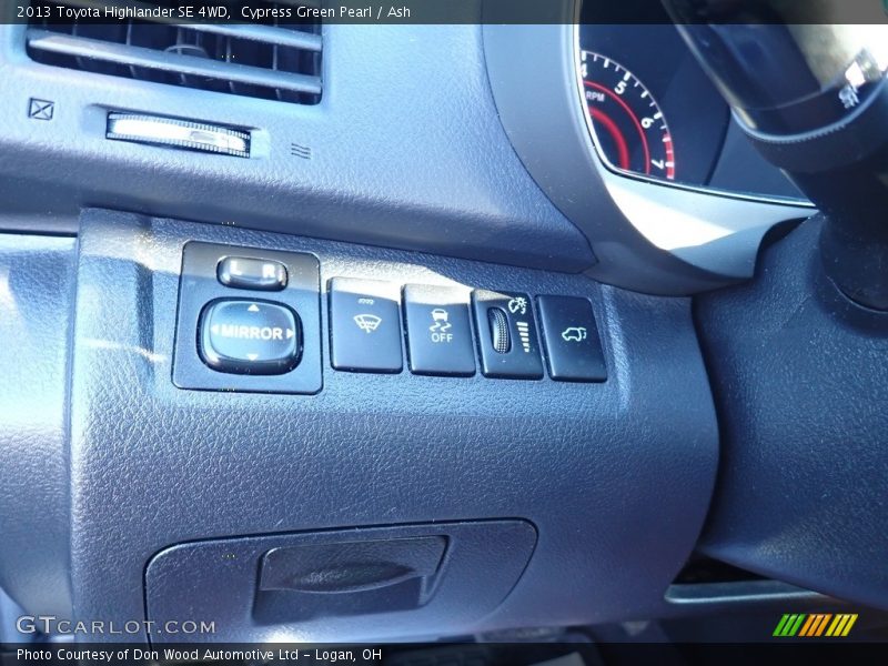 Cypress Green Pearl / Ash 2013 Toyota Highlander SE 4WD