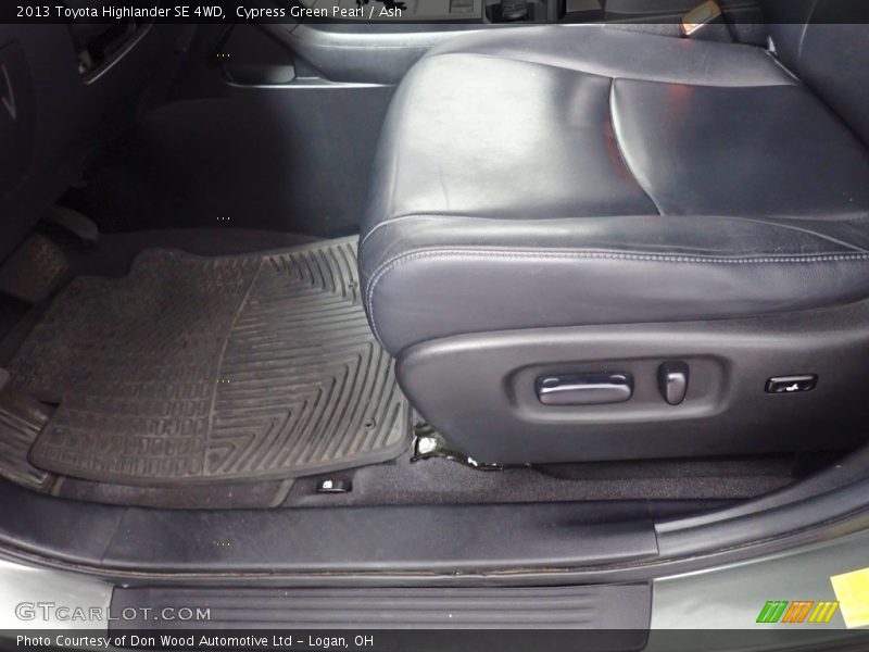 Cypress Green Pearl / Ash 2013 Toyota Highlander SE 4WD
