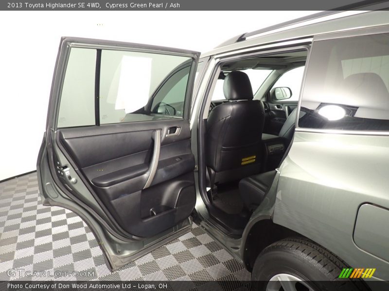 Cypress Green Pearl / Ash 2013 Toyota Highlander SE 4WD