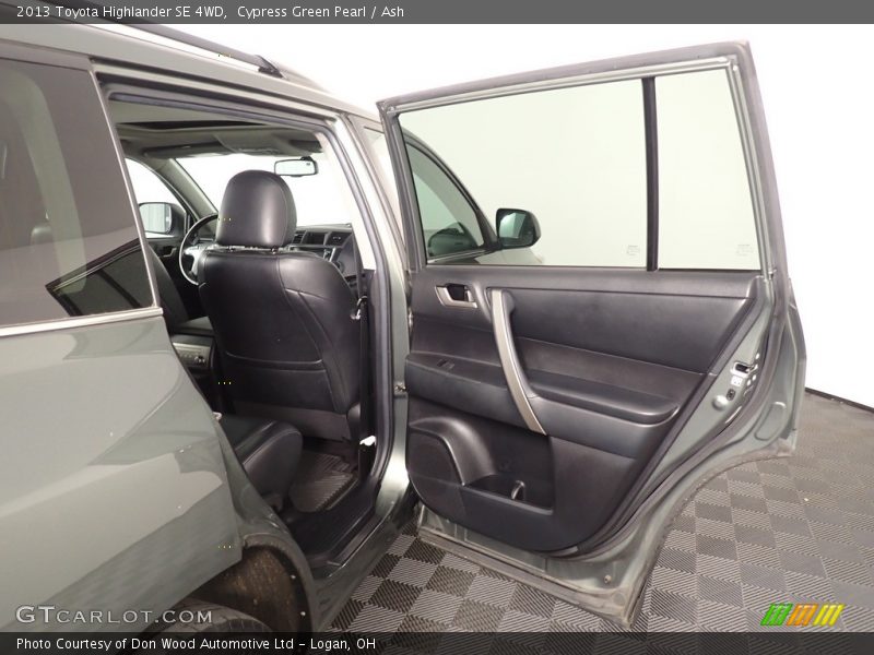 Cypress Green Pearl / Ash 2013 Toyota Highlander SE 4WD