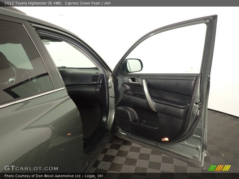Cypress Green Pearl / Ash 2013 Toyota Highlander SE 4WD