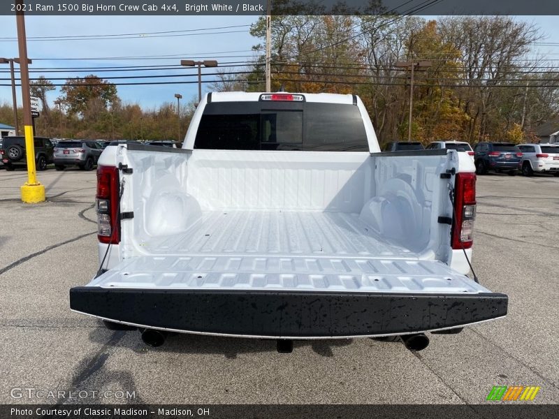 Bright White / Black 2021 Ram 1500 Big Horn Crew Cab 4x4