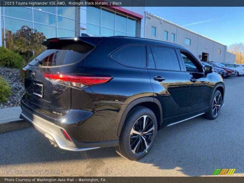 Midnight Black Metallic / Black 2021 Toyota Highlander XSE AWD