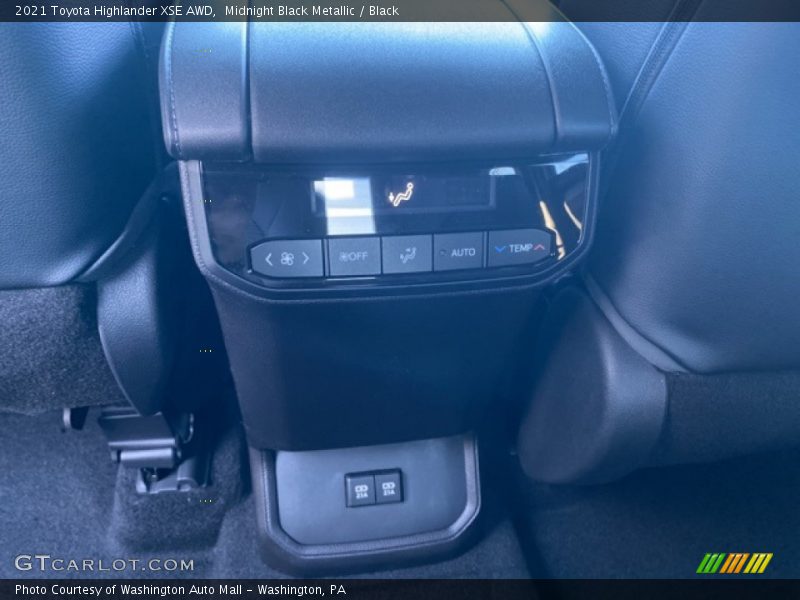 Midnight Black Metallic / Black 2021 Toyota Highlander XSE AWD