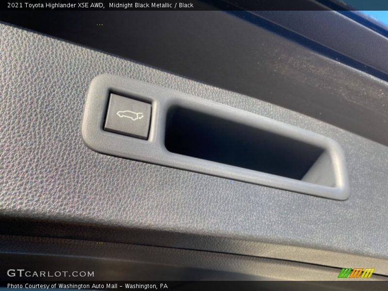 Midnight Black Metallic / Black 2021 Toyota Highlander XSE AWD