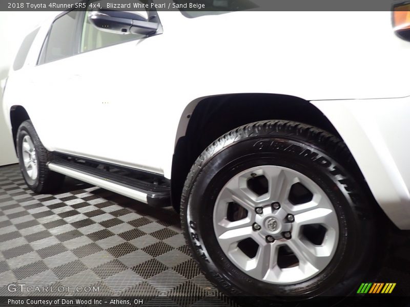 Blizzard White Pearl / Sand Beige 2018 Toyota 4Runner SR5 4x4