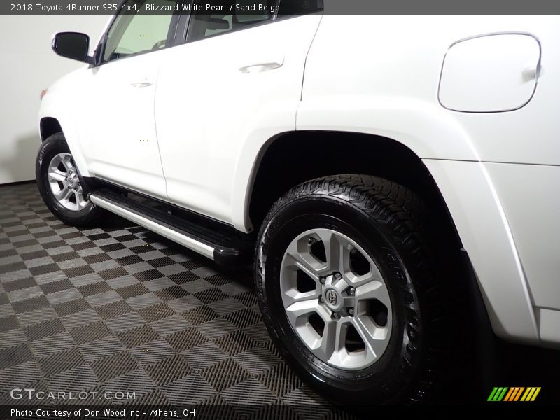 Blizzard White Pearl / Sand Beige 2018 Toyota 4Runner SR5 4x4