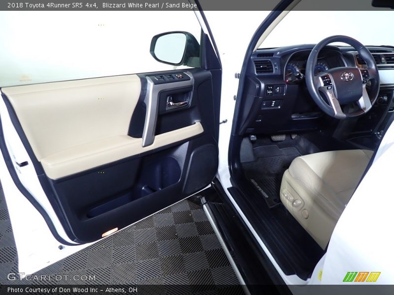 Blizzard White Pearl / Sand Beige 2018 Toyota 4Runner SR5 4x4