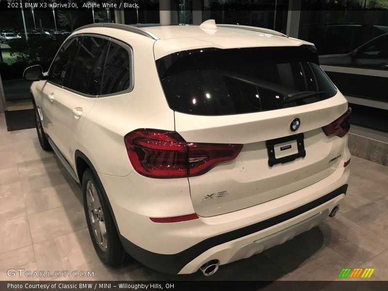 Alpine White / Black 2021 BMW X3 xDrive30i
