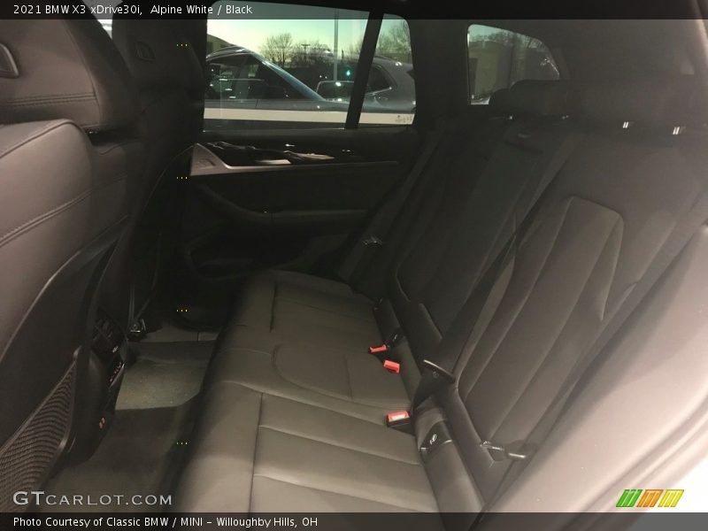 Alpine White / Black 2021 BMW X3 xDrive30i