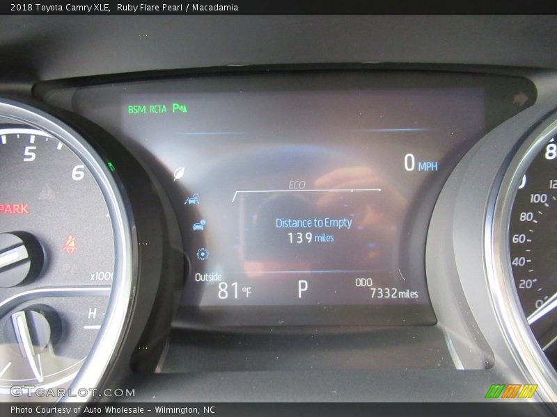 Ruby Flare Pearl / Macadamia 2018 Toyota Camry XLE