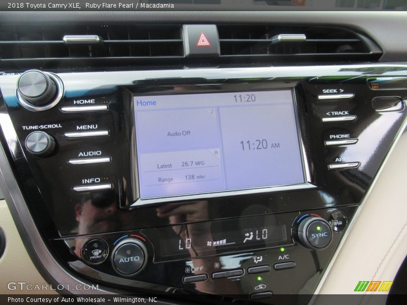 Ruby Flare Pearl / Macadamia 2018 Toyota Camry XLE