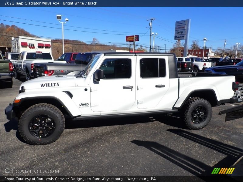 Bright White / Black 2021 Jeep Gladiator Willys 4x4