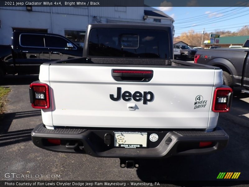 Bright White / Black 2021 Jeep Gladiator Willys 4x4
