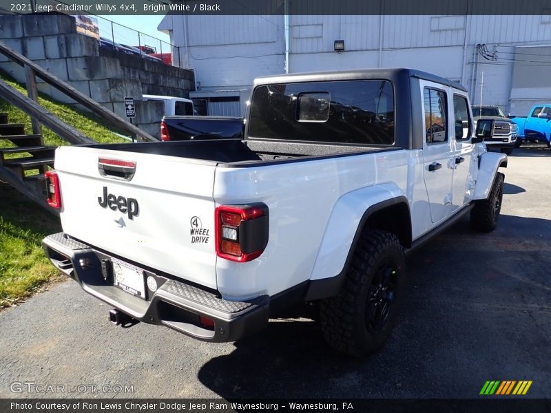 Bright White / Black 2021 Jeep Gladiator Willys 4x4