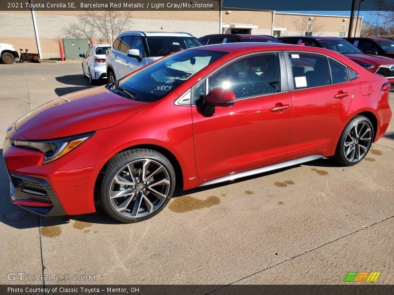 Barcelona Red Metallic / Light Gray/Moonstone 2021 Toyota Corolla SE