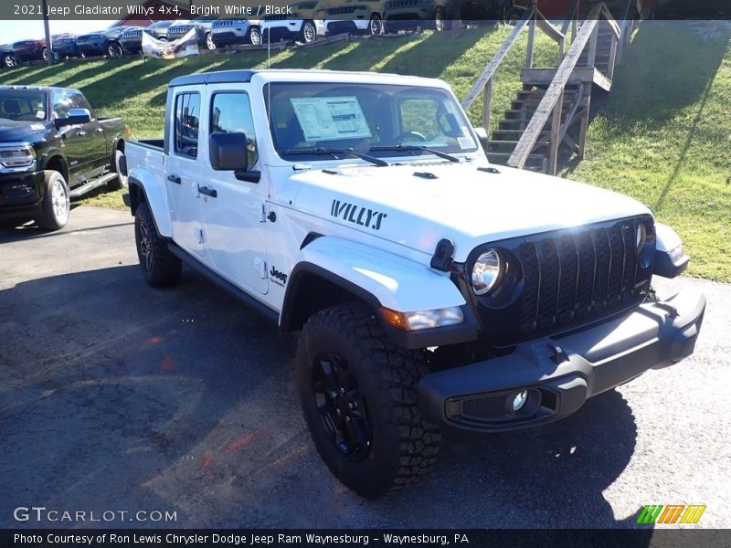 Bright White / Black 2021 Jeep Gladiator Willys 4x4