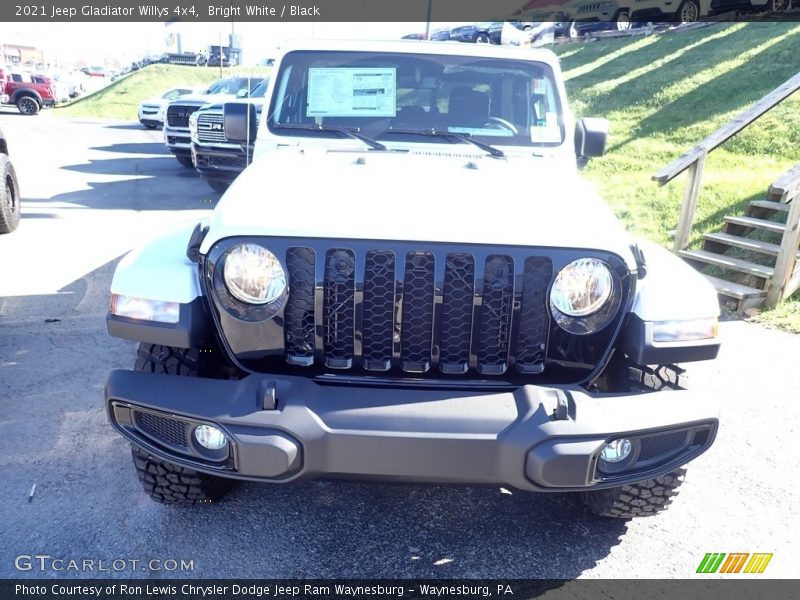 Bright White / Black 2021 Jeep Gladiator Willys 4x4