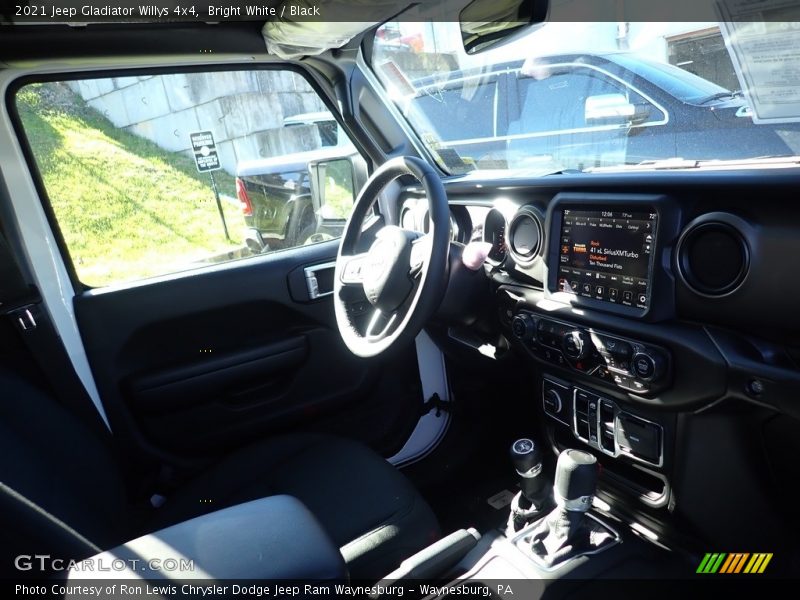 Bright White / Black 2021 Jeep Gladiator Willys 4x4