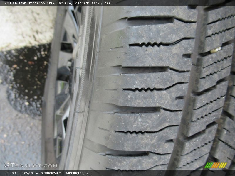 Magnetic Black / Steel 2018 Nissan Frontier SV Crew Cab 4x4