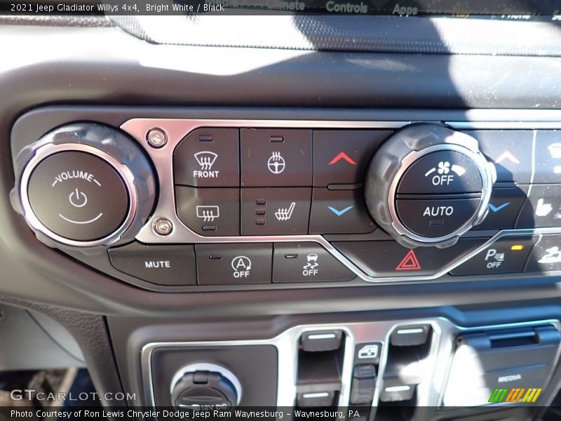 Bright White / Black 2021 Jeep Gladiator Willys 4x4
