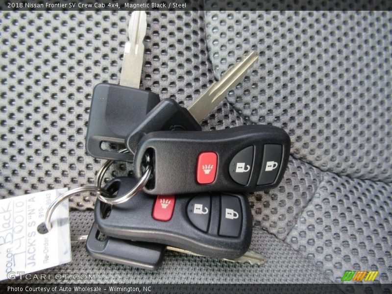 Magnetic Black / Steel 2018 Nissan Frontier SV Crew Cab 4x4