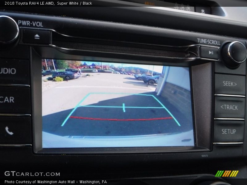 Super White / Black 2018 Toyota RAV4 LE AWD