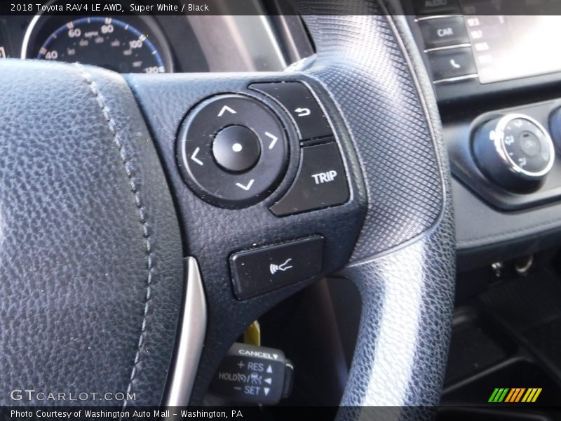 Super White / Black 2018 Toyota RAV4 LE AWD