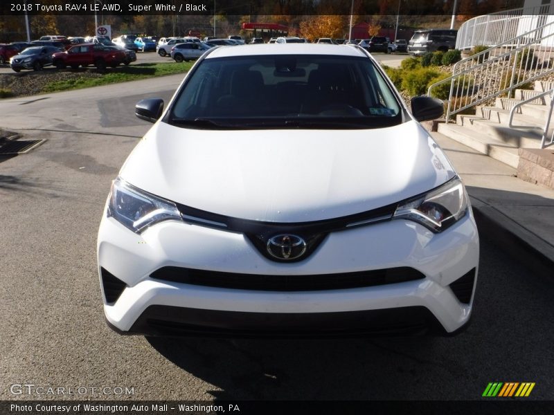 Super White / Black 2018 Toyota RAV4 LE AWD