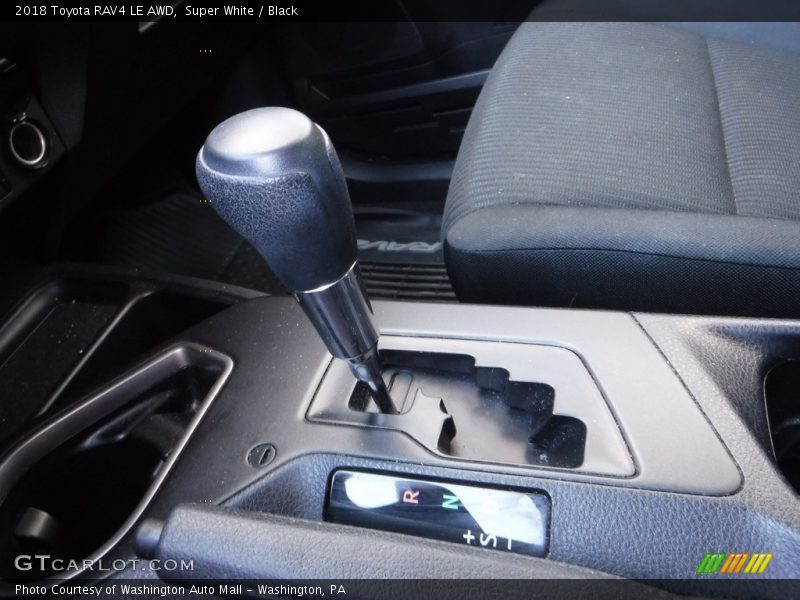 Super White / Black 2018 Toyota RAV4 LE AWD