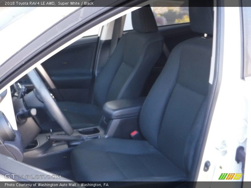 Super White / Black 2018 Toyota RAV4 LE AWD