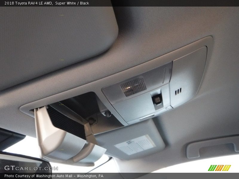 Super White / Black 2018 Toyota RAV4 LE AWD