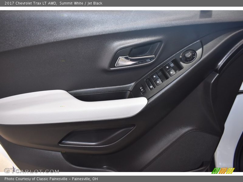 Summit White / Jet Black 2017 Chevrolet Trax LT AWD