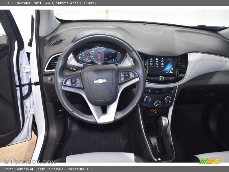 Summit White / Jet Black 2017 Chevrolet Trax LT AWD