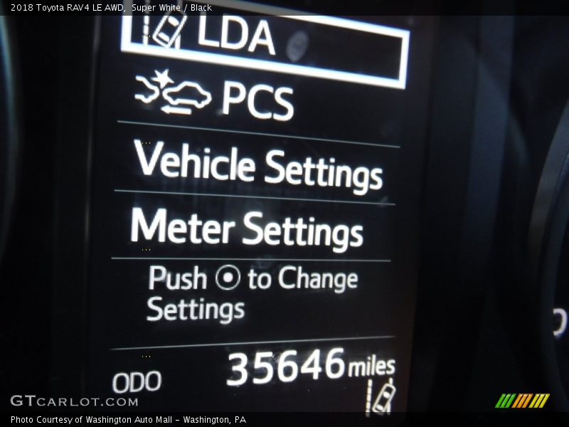 Super White / Black 2018 Toyota RAV4 LE AWD