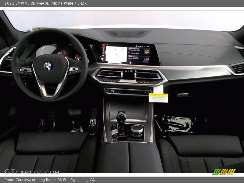 Alpine White / Black 2021 BMW X5 sDrive40i