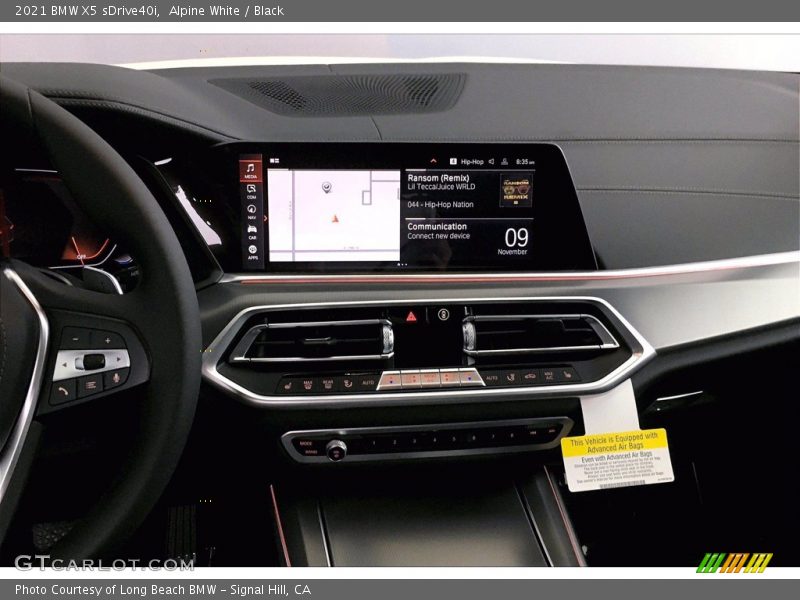Alpine White / Black 2021 BMW X5 sDrive40i