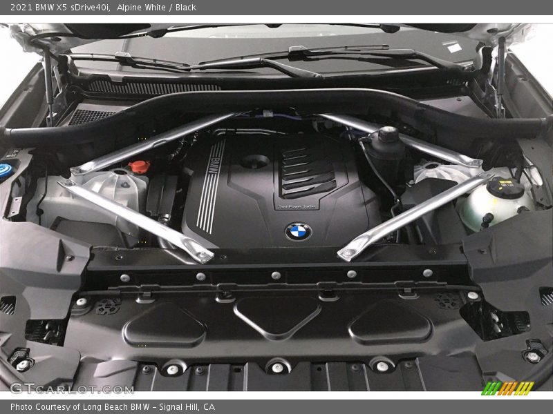 Alpine White / Black 2021 BMW X5 sDrive40i