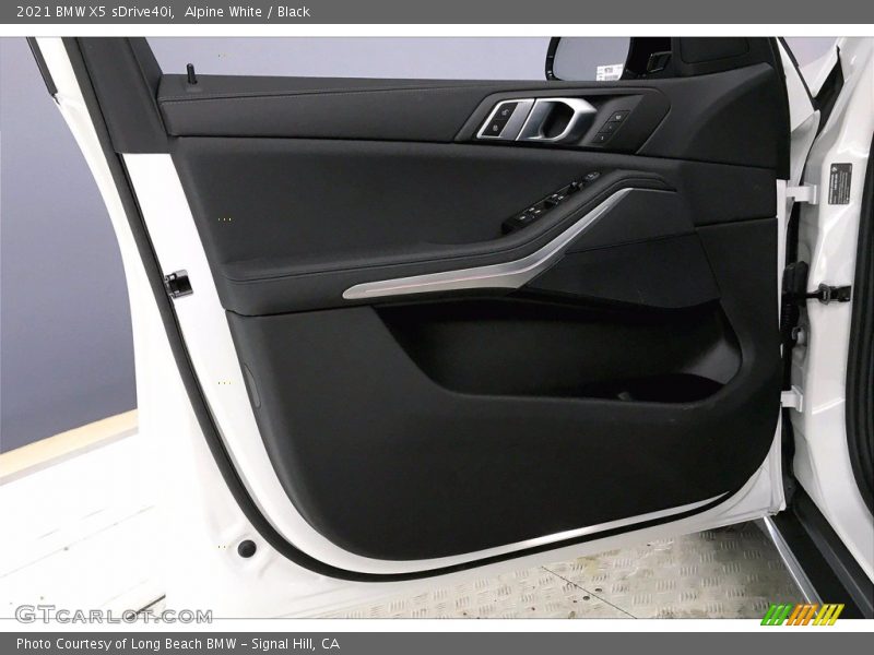 Alpine White / Black 2021 BMW X5 sDrive40i