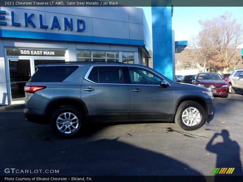 Satin Steel Metallic / Jet Black 2021 Chevrolet Traverse LT AWD