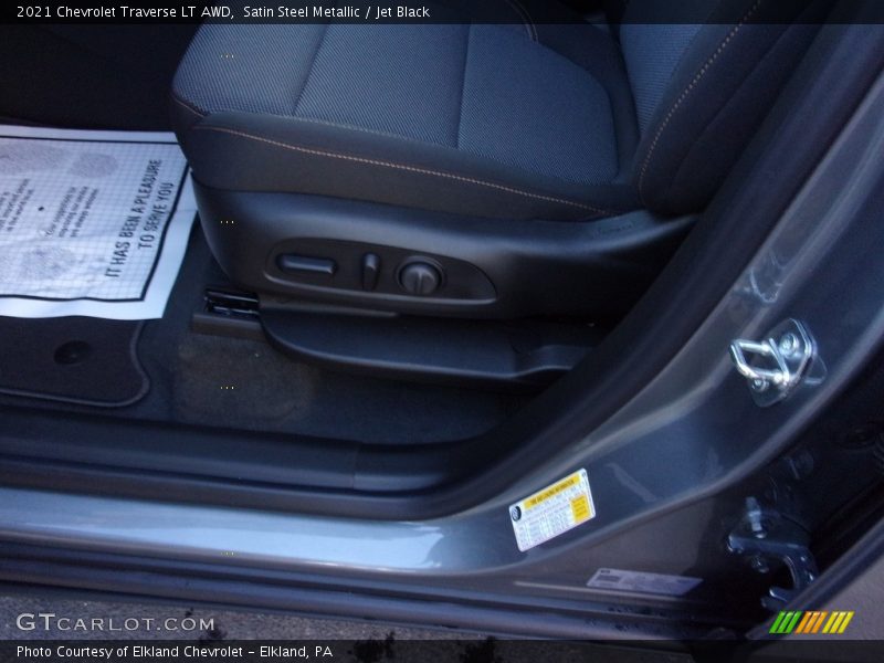 Satin Steel Metallic / Jet Black 2021 Chevrolet Traverse LT AWD