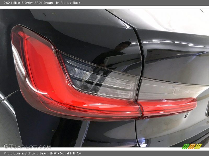 Jet Black / Black 2021 BMW 3 Series 330e Sedan