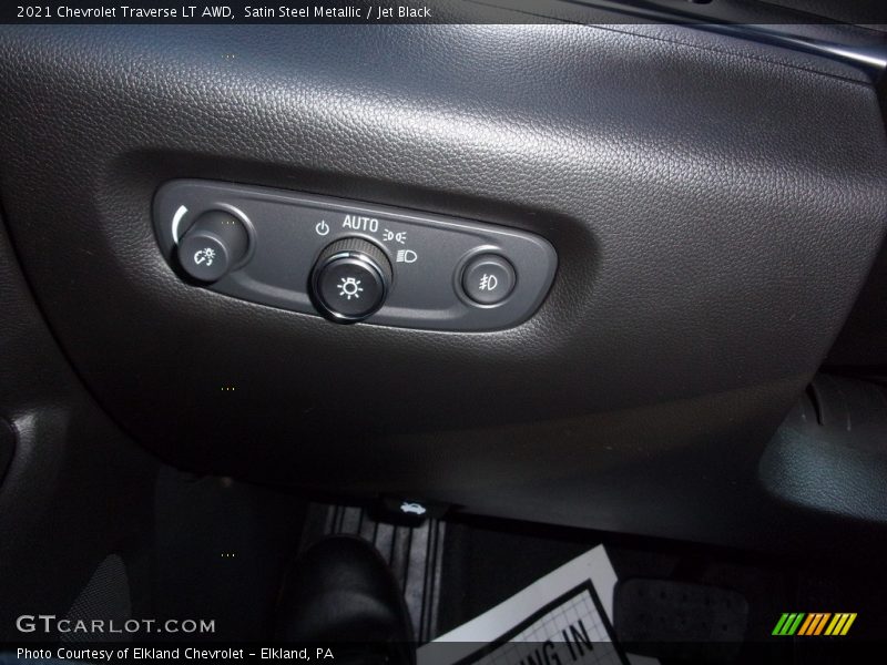 Satin Steel Metallic / Jet Black 2021 Chevrolet Traverse LT AWD
