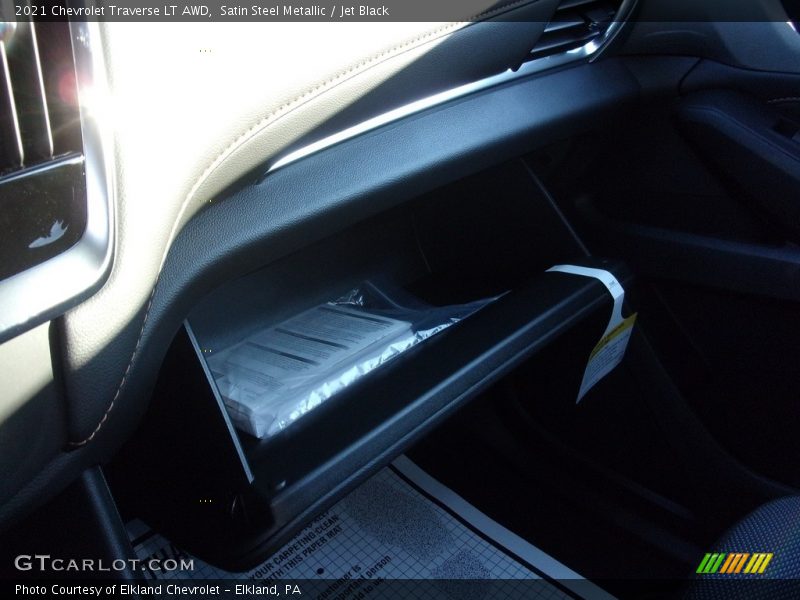 Satin Steel Metallic / Jet Black 2021 Chevrolet Traverse LT AWD