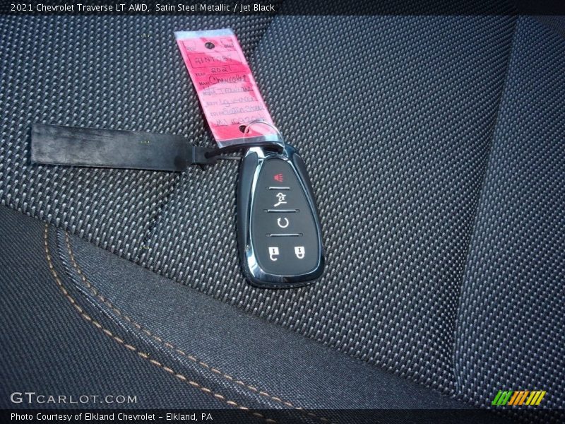 Satin Steel Metallic / Jet Black 2021 Chevrolet Traverse LT AWD